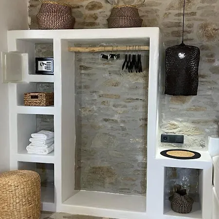 Kır Evi Darsi Kythnos